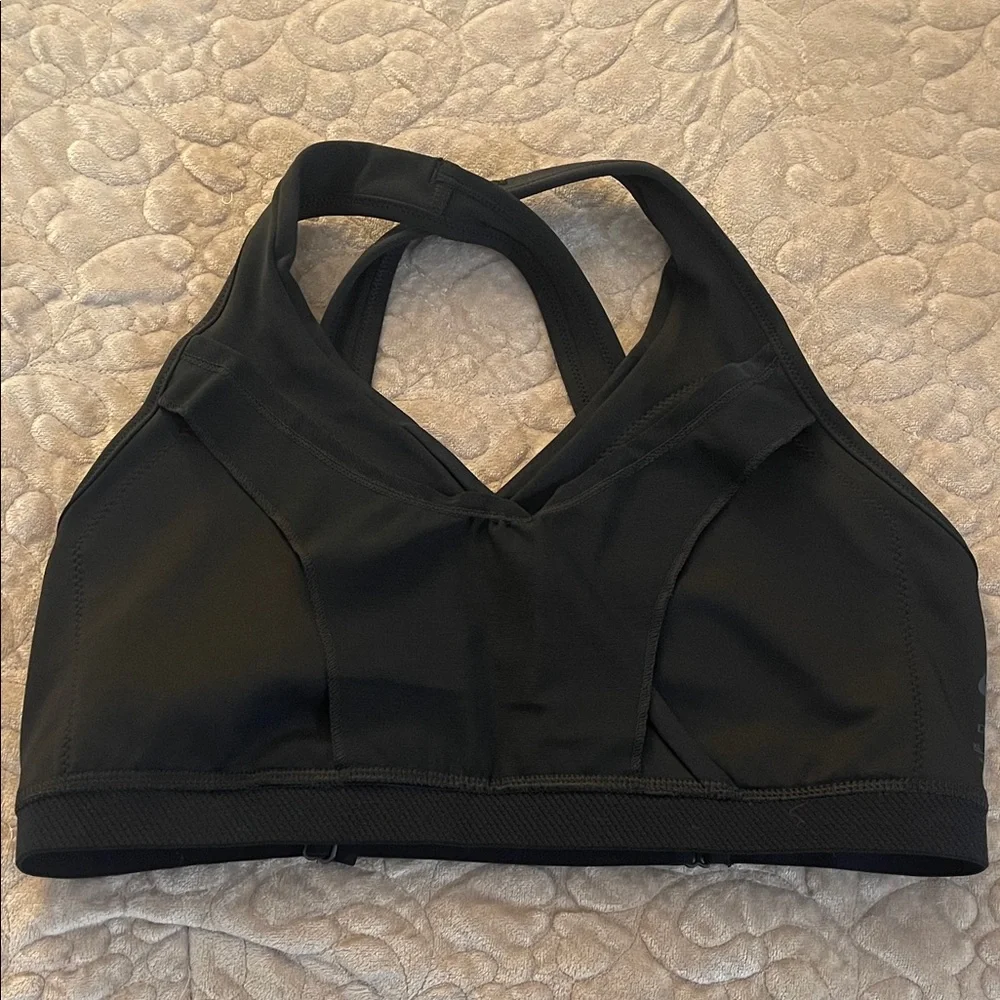 Nike Women's Black Cross-Back Sports Bra - Picture 3 of 7